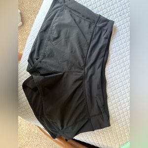 EUC! Lululemon shorts. Size 6